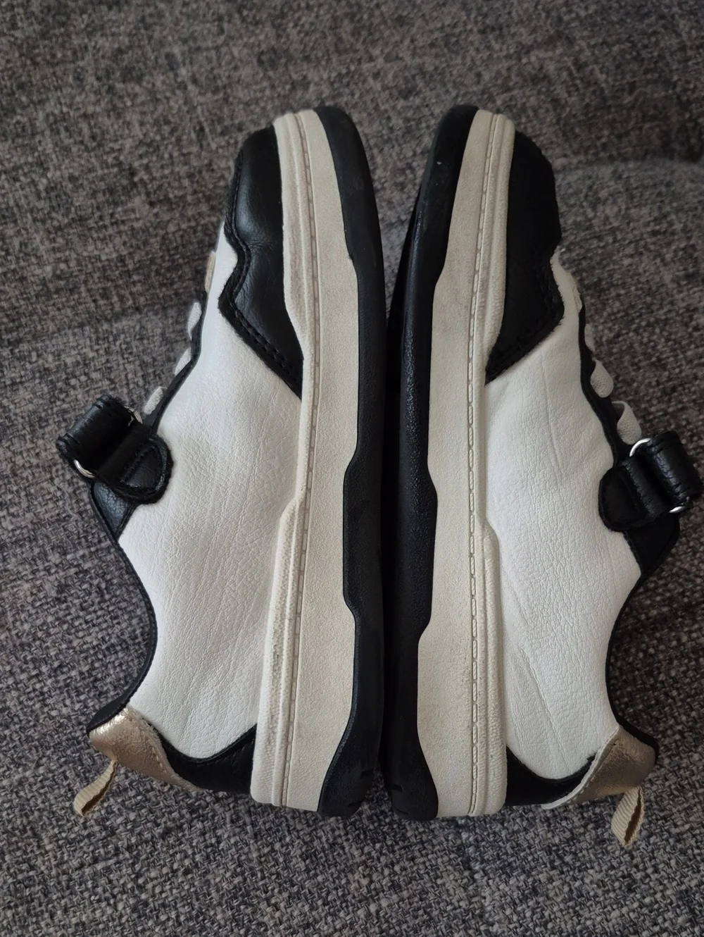 Oshkosh Velcro Girls Shoes Sz.11